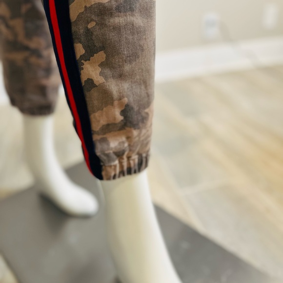 Power silky Camo jeans , elastic ankles tuxedo band - Picture 5 of 6